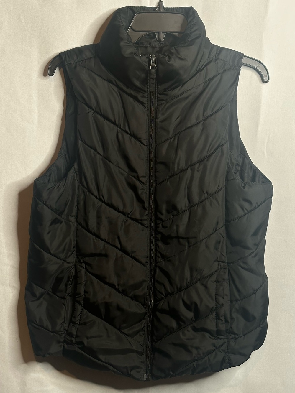 SO Women’s Black Quilted Puffer Vest Full Zip Sleeveless Size Large